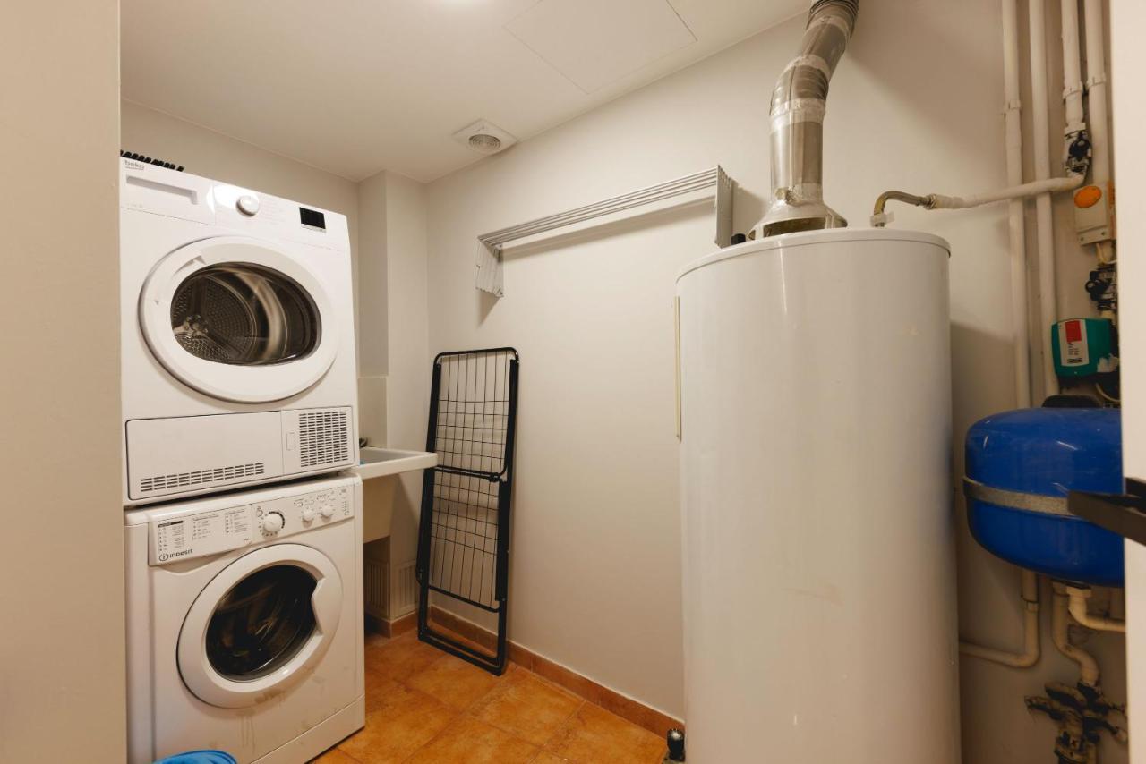 Bravissimo Cort Reial Duplex, Spacious With 3 Bedrooms Gerona Exterior foto
